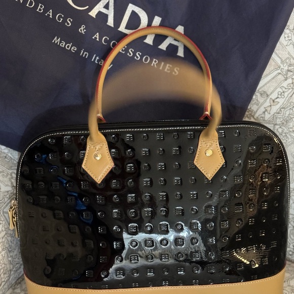 Arcadia Bugatti Italian Black Patent Leather bag with dust bag - Picture 2 of 9